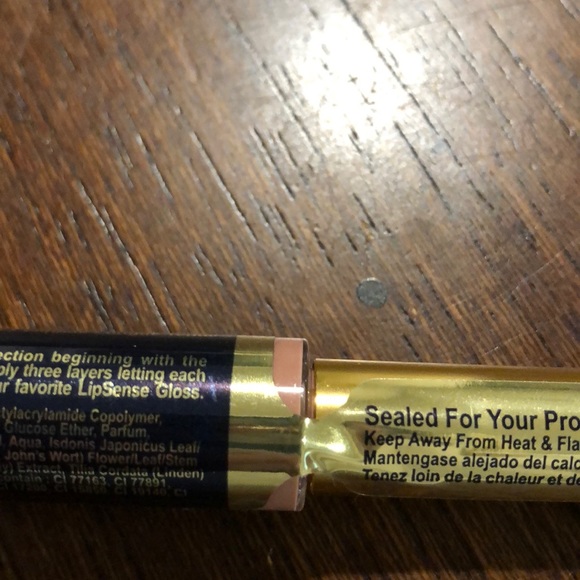 Lipsense - Picture 3 of 3